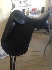 Custom Saddlery Dressage Saddle, Wolfgang Constanze, 17.5 Medium
