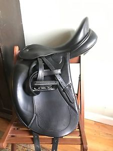 Prestige Optimax Black 17" Dressage Saddle