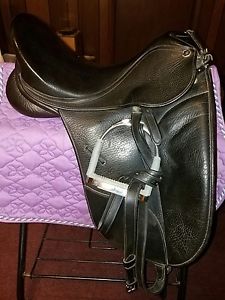 16.5 Bates Isabell Dressage Saddle Buffalo Leather Gullet Knee Blocks