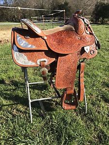 Showman Custom Show Saddle