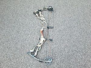 Hoyt Carbon Spyder ZT Turbo Right Handed 27" 60-70 LB Bow