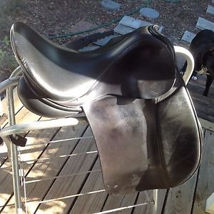 Custom Saddlery Dressage Saddle, Size 17 M, Walsall, England