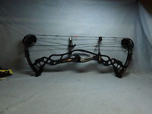 Hoyt 2016 Carbon Defiant 31" Bow 60-70# Blackout Right Hand  NICE #2 cam QAD