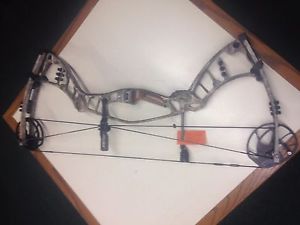 Hoyt Nitrum 30, Right Hand, 60-70lbs, #3 Cam(28-30in), Realtree Xtra******NEW***