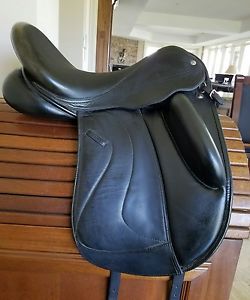 2014 Custom Saddlery Wolfgang Solo 17.5 " dressage saddle