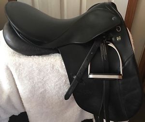 Stubben Tristan 94 Dressage English Saddle  18/31 Black