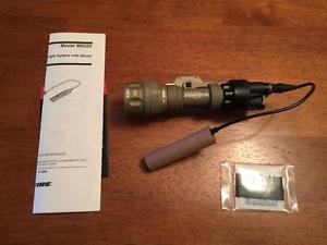 NEW Surefire M952V-TN Desert Tan LED Tactical White Light & IR Out w/ M93 Mount