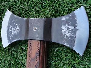 Axt High Carbon Stahl mit Scheide handgeschmiedet Wikinger mit Hand geschnitzt