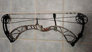 Like New 2016 Xpedition Xcentric SD RH 40- 50lb 25 to 26.5 Draw