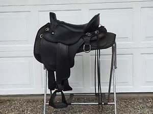 15.5" Tucker GEN II Bayou Plantation Endurance Saddle**FREE PAD**