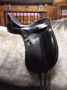 17" Used Kieffer Lusitano Dressage Saddle