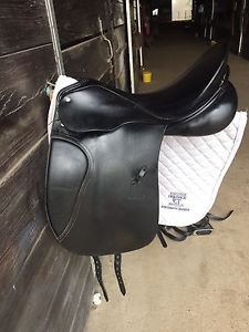 Passsier Optimum Dressage Saddle 17.5