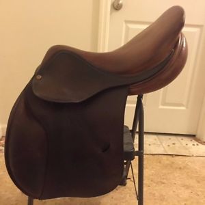 Bruno Delgrange PJ Saddle - 17"