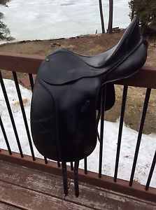 2003 BATES CAPRILLI 16.5" BLACK DRESSAGE SADDLE, EASY CHANGE GULLET