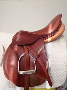 17" Medium 2000 Pessoa A/O jump saddle