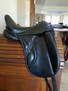 **Hold on Trial EUC 2012 17.5 Hennig Princess Monoflap dressage saddle