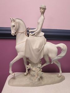 LLADRO "FEMALE EQUESTRIAN" SIDESADDLE LADY "AMAZONA 4516" RETIRED
