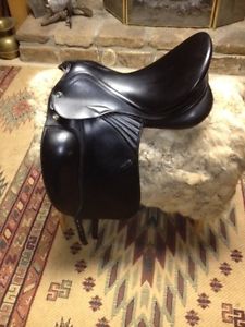 Prestige Milan Dressage Saddle 18"