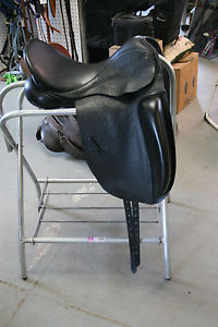 USED County Fusion Dressage Saddle - 17 1/2", Medium Tree, Black