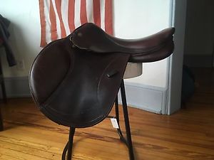 17" M. Toulouse Annice Close Contact Saddle