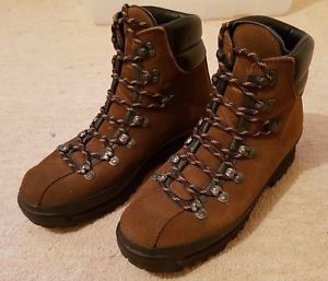 NEW LUNDHAGS ORIGINAL SUEDE BROWN HIKING BOOTS SIZE UK 8 (EU 42). RRP £271