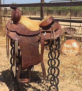 Hereford Tex Tan Ranch Saddle 15" Older in nice shape Unusual Style wortha LOOK