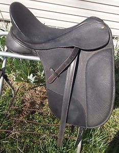 17.5" BATES ISABELL DRESSAGE SADDLE BLK BUFFALO LEATHER-CAIR-EZ CHANGE GULLET NR