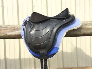 Freeform Classic SB saddle, 17.5" seat