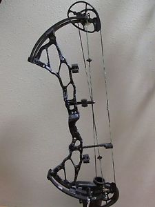 BowTech BT-X 28 **CUSTOM STRINGS** Typhoon RH