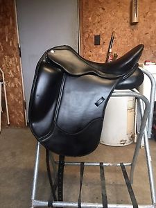 Metlar Dressage Saddle