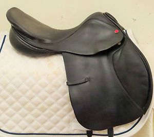 17.5" Albion Kontrol Jumping Saddle - 5" dot to dot - Beautiful!