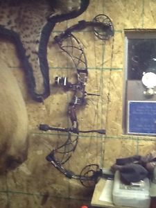 2017 expedition excursion 7 compound bow . 32 inch axil to axil.light and accura