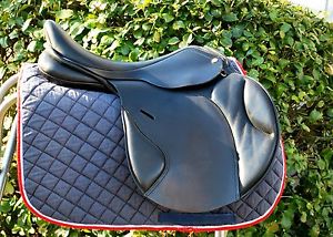 17.5" Botar Jump Saddle