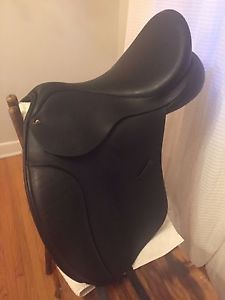PARELLI FLUIDITY GENERAL PURPOSE (GP) SADDLE BLACK SIZE 17.5" NORMAL