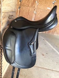 PRESTIGE OPTIMAX DRESSAGE SADDLE 17     Tree 34 cm (Med.) CUTTING EDGE MODEL
