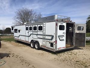 1996 Sundowner living Quarters Horse Trailer