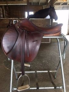 17" Ashland Saut d'Or jump saddle