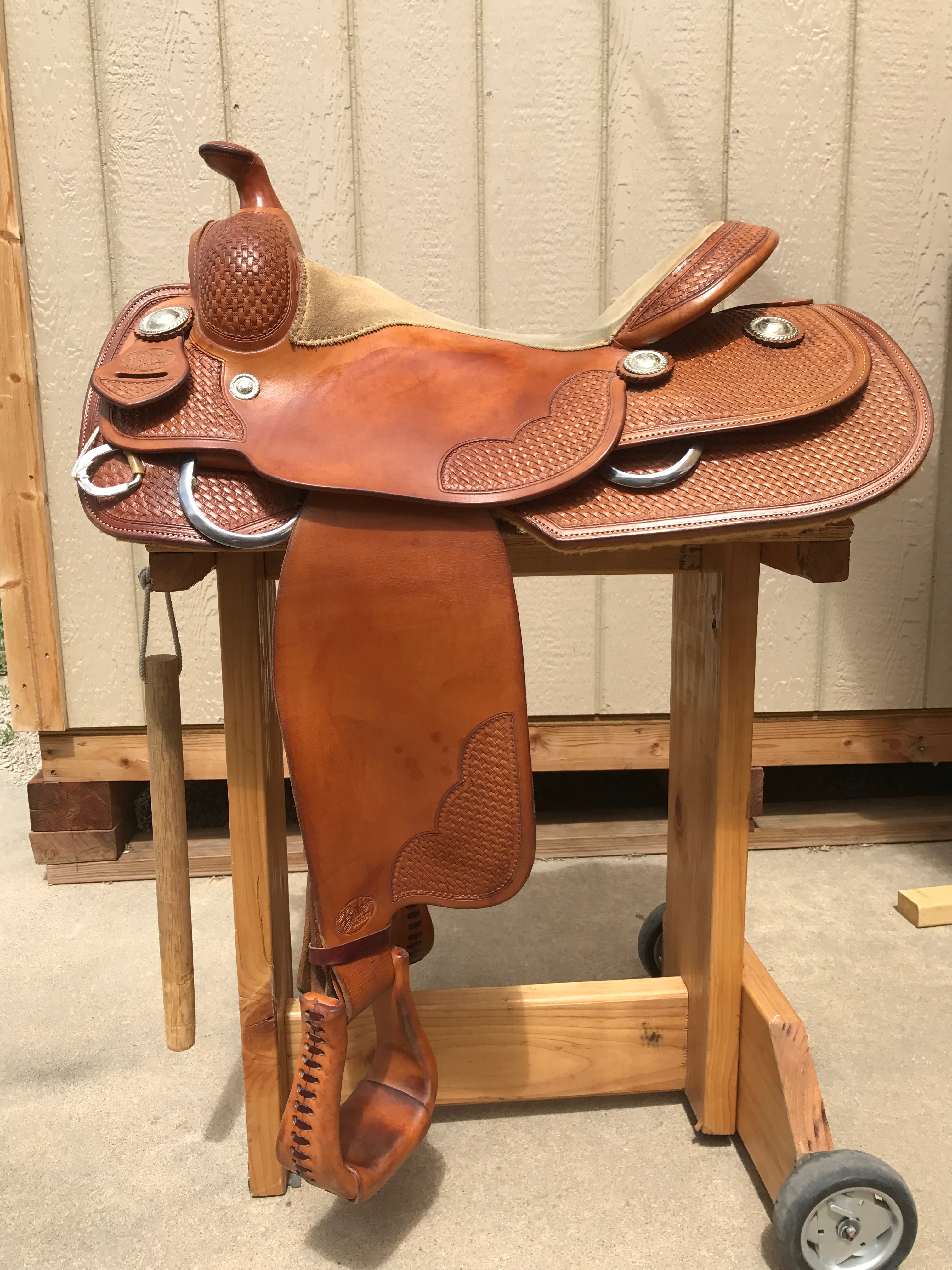 Used Bob's Western Saddle 16" Semi Quarter Horse Bars