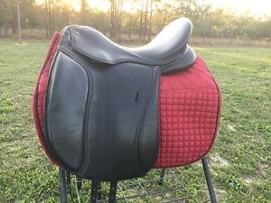 Black Stellar Calypso (Smith Worthington) Dressage saddle 171/2