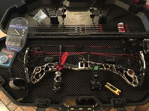 Mathews 2016 Halon 6 Compound Bow & Accessories