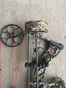 Mathews Creed XS Lost Camo Used only 1 hunting season. Comes fully loaded.