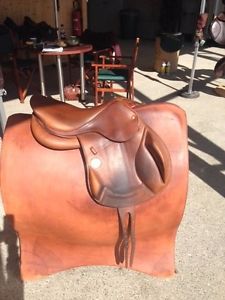 Gorgeous 2013 Meyer X Country Eventing Saddle Brown 17″ Measures 18"