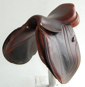 17.5" CWD SE01 SADDLE (SO21263) VERY GOOD CONDITION !! - XVD