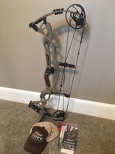 Hoyt Carbon Defiant
