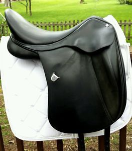 Bates Innova Dressage Saddle 18"