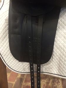 County Perfection 2016 Dressage Saddle 16.5" Wide Tree