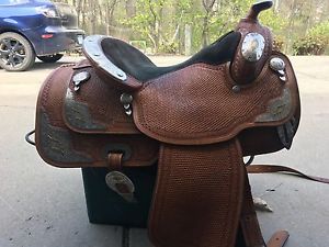 Dale Chavez 16 inch show saddle with full quarter horse bars