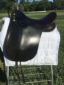 Frank Baines Capriole Dressage Saddle, 18inches, medium wide