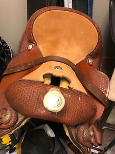 Bob Loomis Reining 15in saddle in excellent condition!