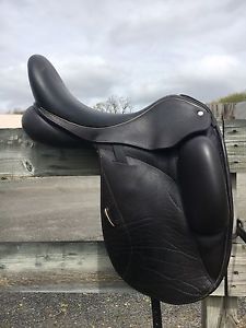 Custom Saddlery Icon Star Dressage Saddle 18.5" Monoflap